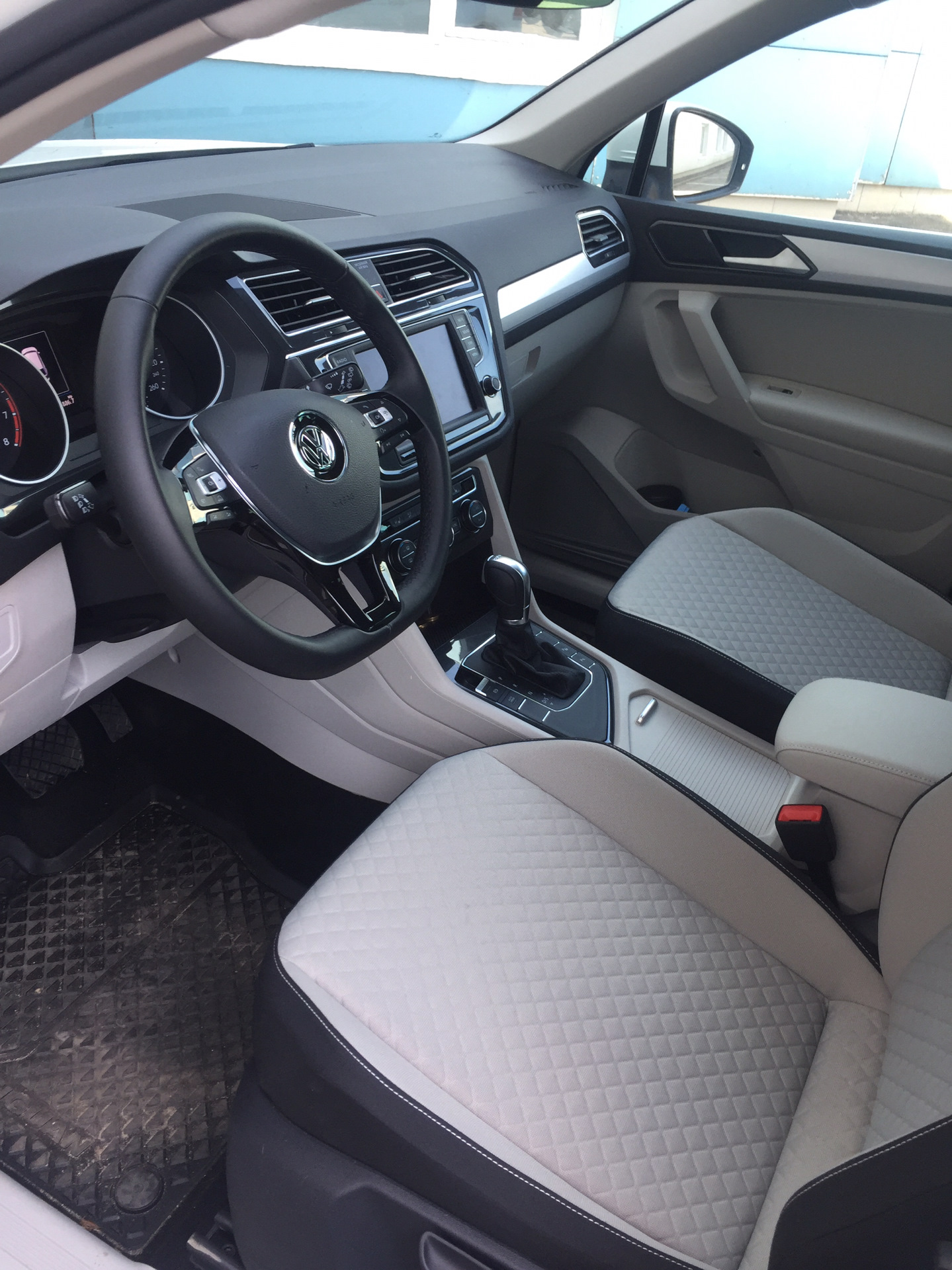 volkswagen tiguan фото салона