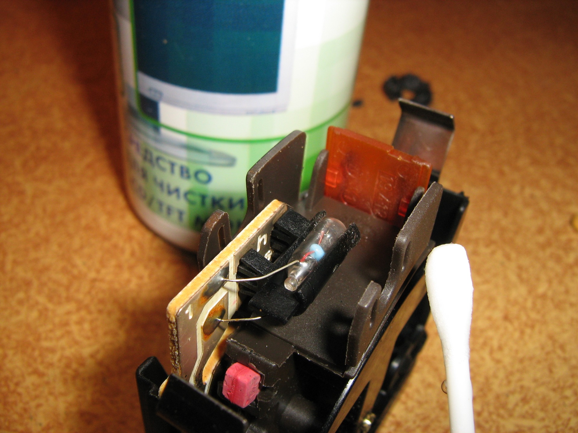 Замена лампочек в переключателе света и туманок — BMW 5 series (E34), 2 ...