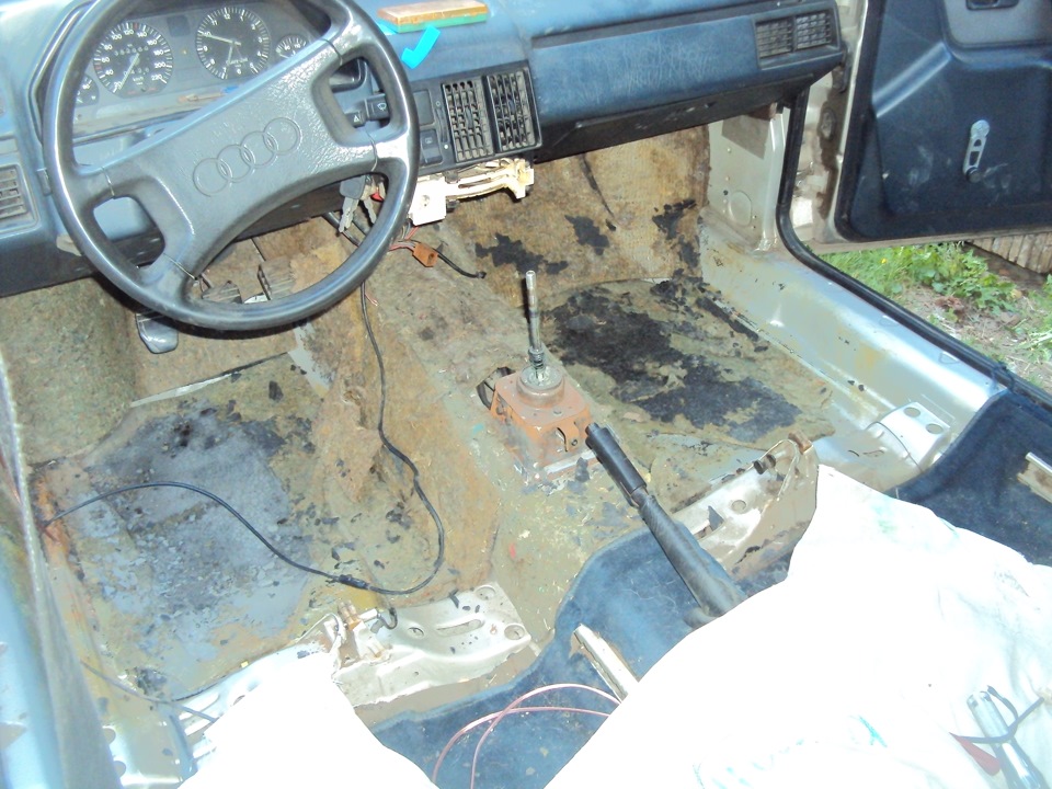 Снятие ковра (Ч.1) — Audi 100 (C3), 1,8 л, 1984 года | другое | DRIVE2