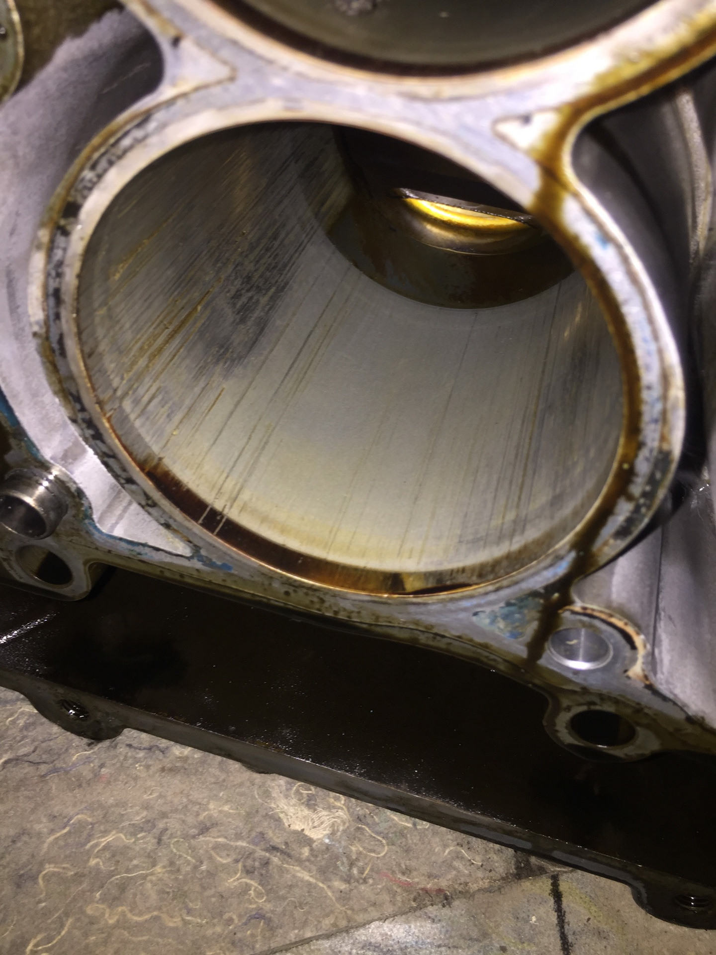 Задиры гильзы д-245. Задиры гильзы д-245. N52b30 задиры. 4. Задиры бмв.