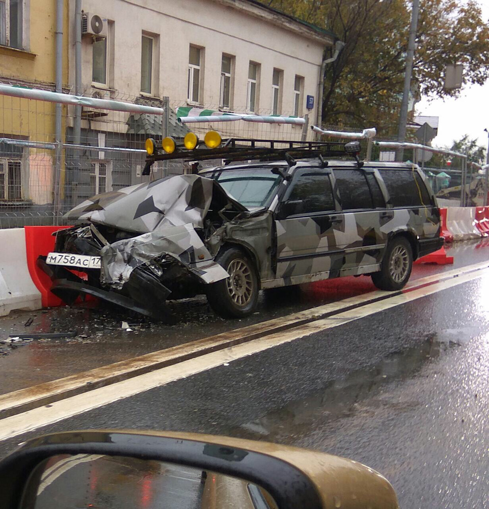 RIP утиль 945 vs Трактор — Volvo 940, 2,3 л, 1990 года | ДТП | DRIVE2