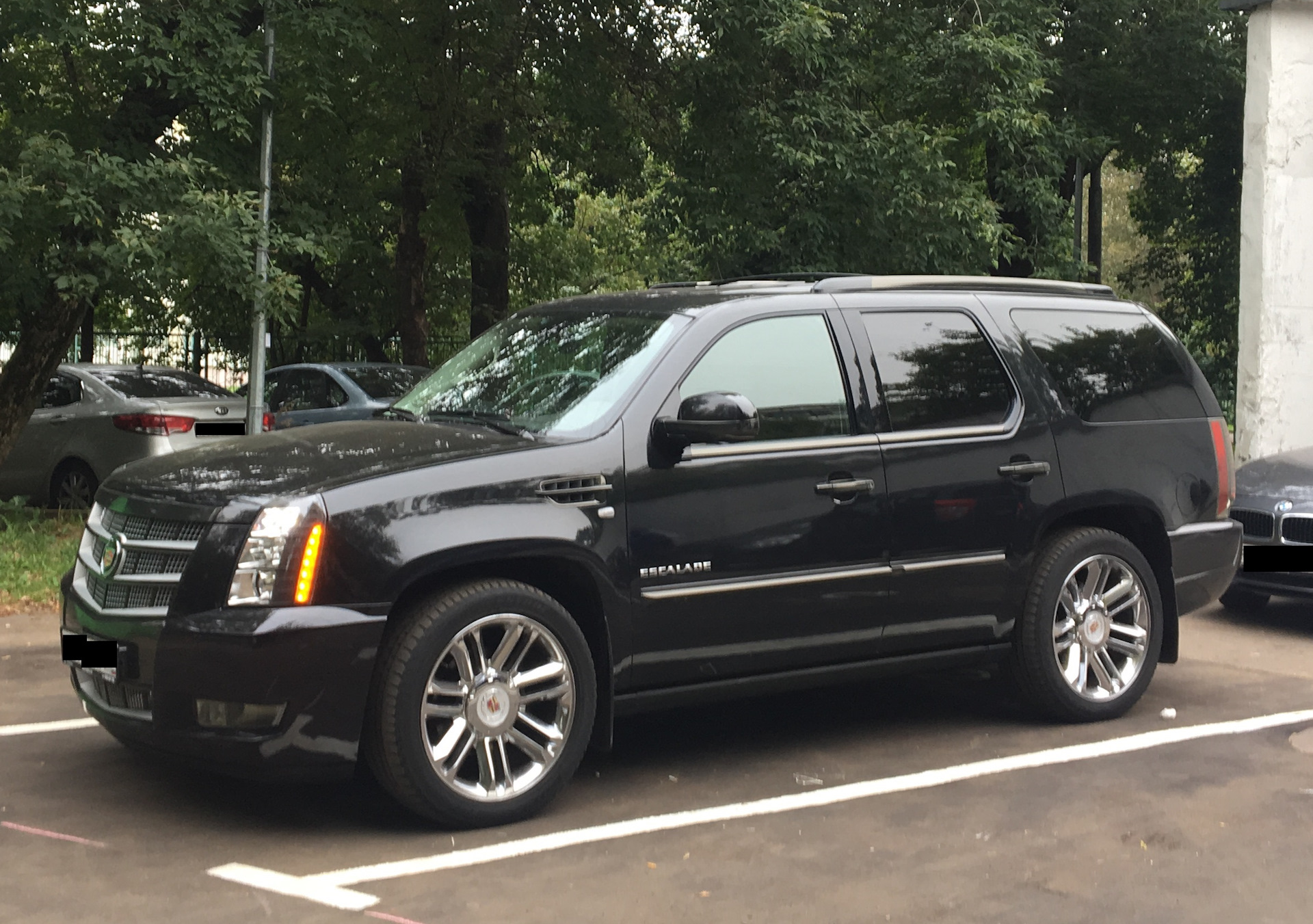 Cadillac escalade третьего поколения минусы