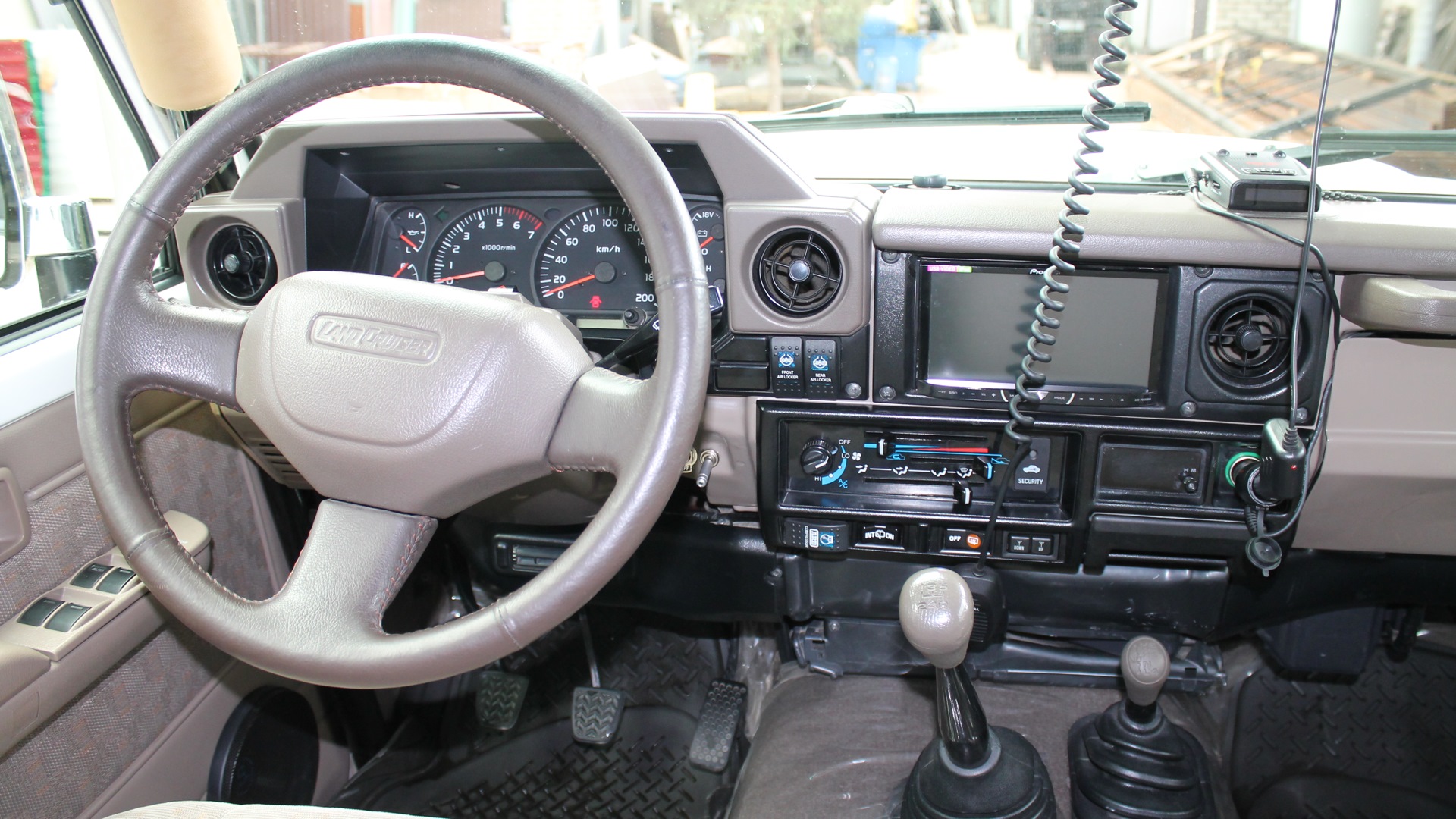 Toyota Land Cruiser 70 4.5 дизельный 2007 | 76 /4,5 бензин/ на DRIVE2