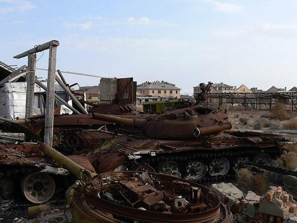 Брошенные воинские части на аральском море фото