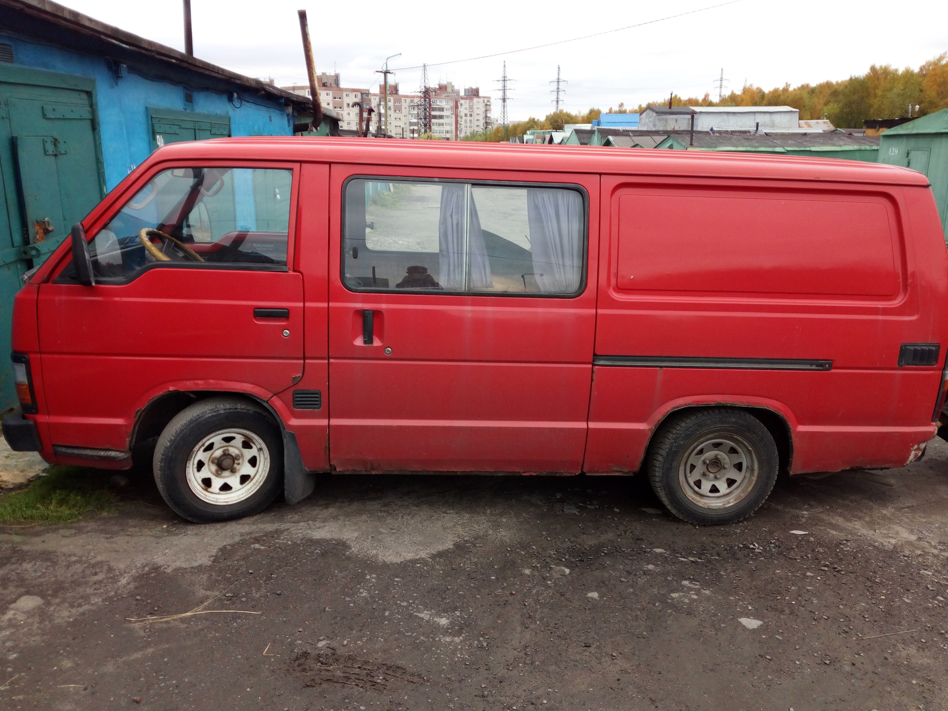 Hiace диски. Toyota Hiace 1987. Toyota Hiace h50. Тойота Хайс фургон 1987. 1991 2.4 Грузопассажирский Тойота Хайс.