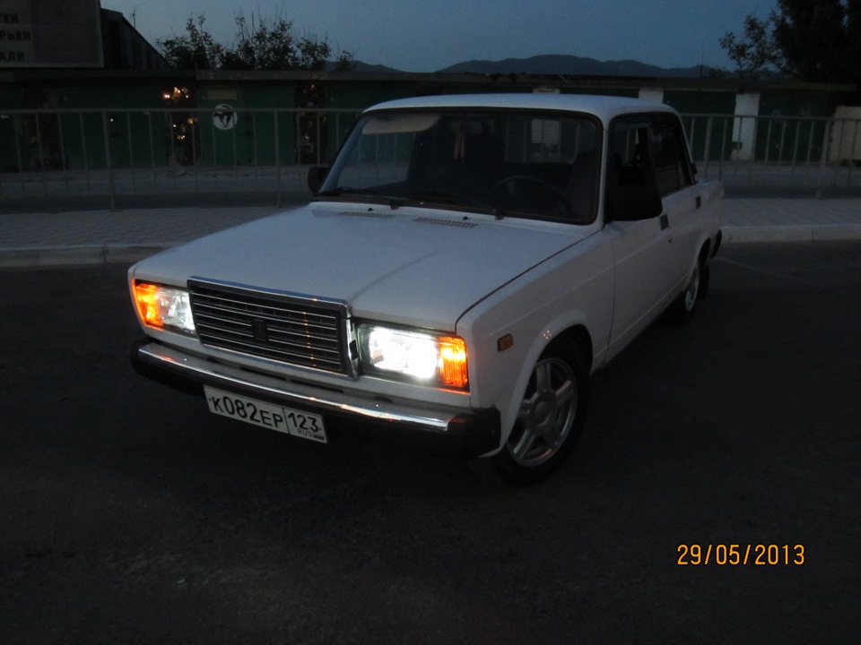 Американские габариты! — Lada 2107, 1,5 л, 1998 года | тюнинг | DRIVE2