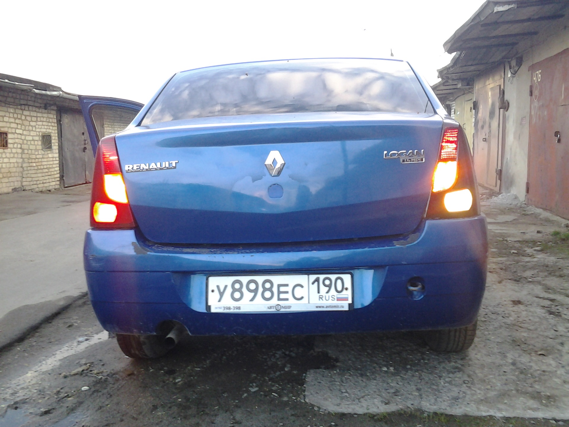 Renault logan задний