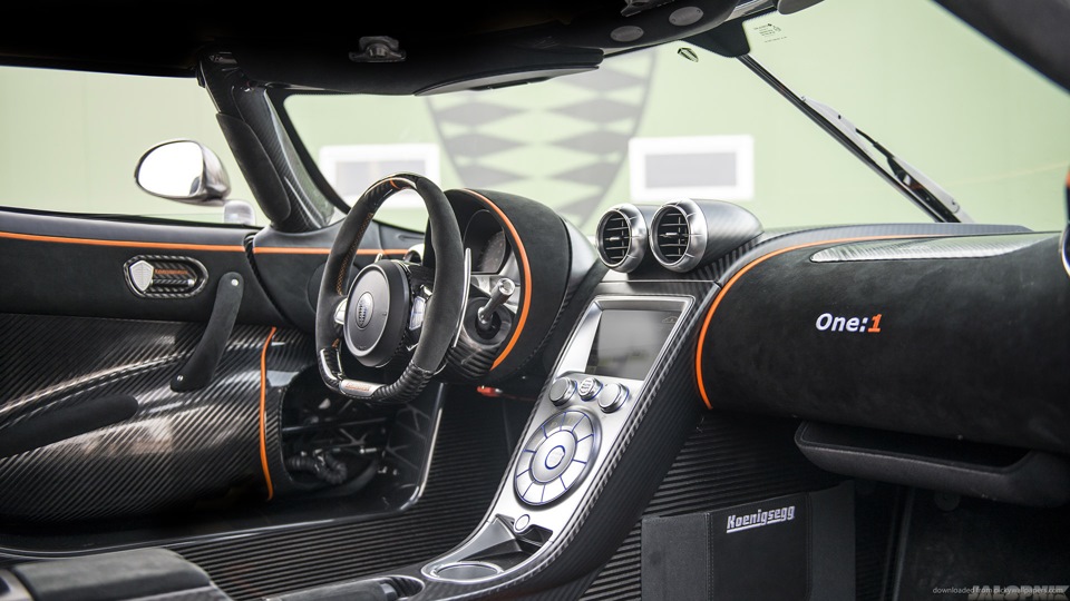 Авто koenigsegg как читать