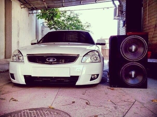 Приора заниженная с тонировкой 100. Фотографии заниженных машин. Песня занижена приора бас. Приора -140 занижение. Песня занижена приора бас.