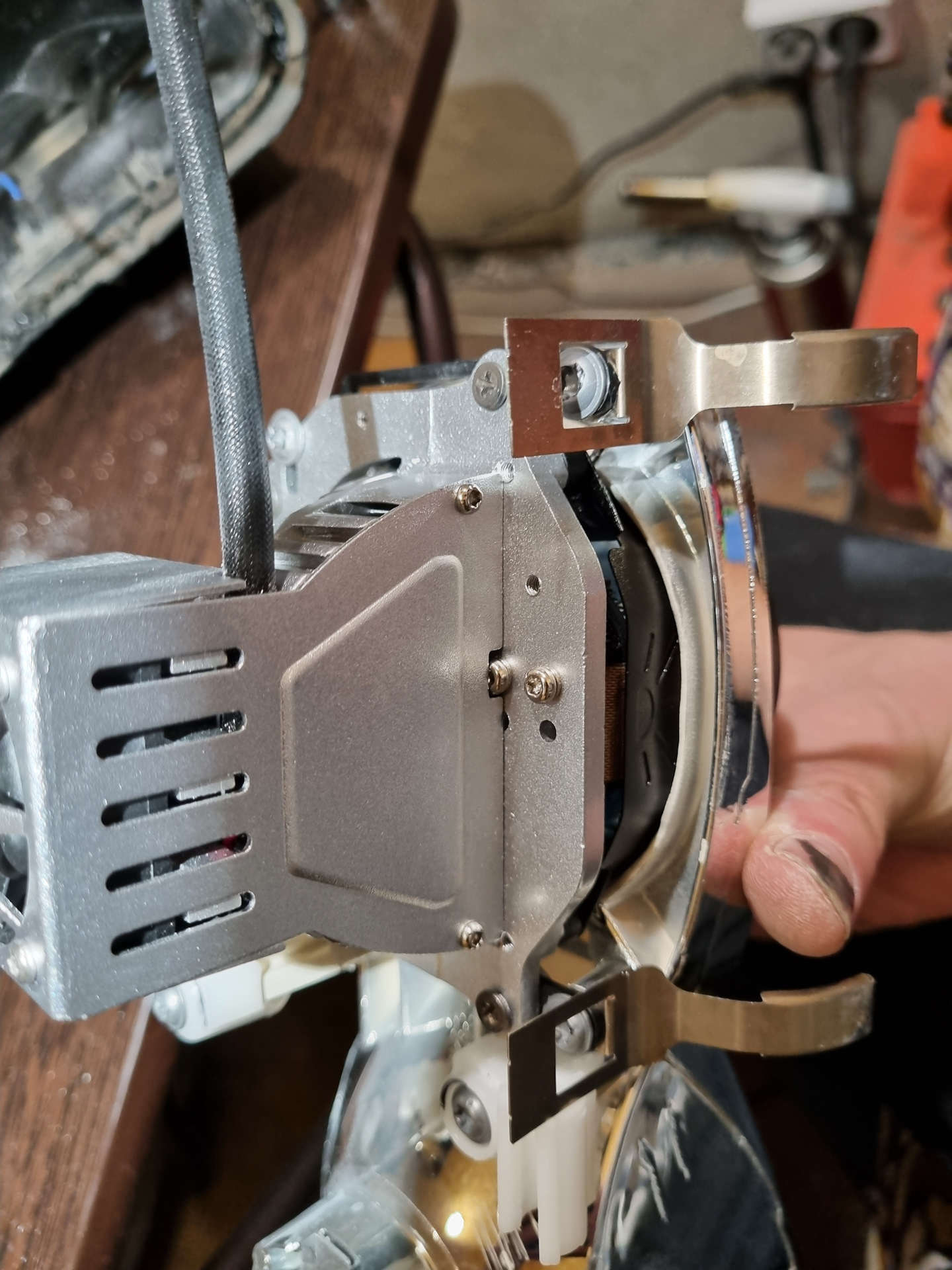 лед линзы разрешены ли. линзовые фары и обычные. билинз гаузер. светодиодные би лед модули линзы солярис 2. Bi led линзы h1.