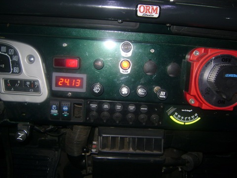 Additional instrument switch panel - Toyota Land Cruiser 34L 1983
