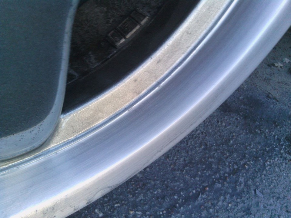 ДТП — повод для полировки дисков :) — Volkswagen Passat B3, 2,8 л, 1992 ...