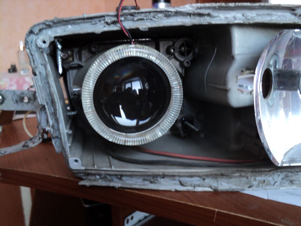 ангельские глазки на фары и покраска обводки отражателя. — Mazda 626 IV ...