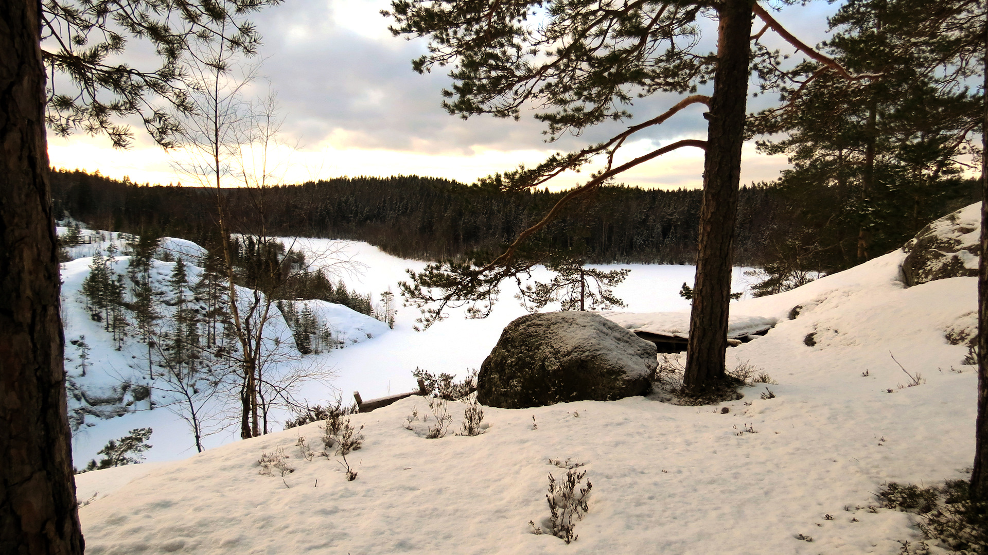Озеро треугольное Ленинградская область зимой