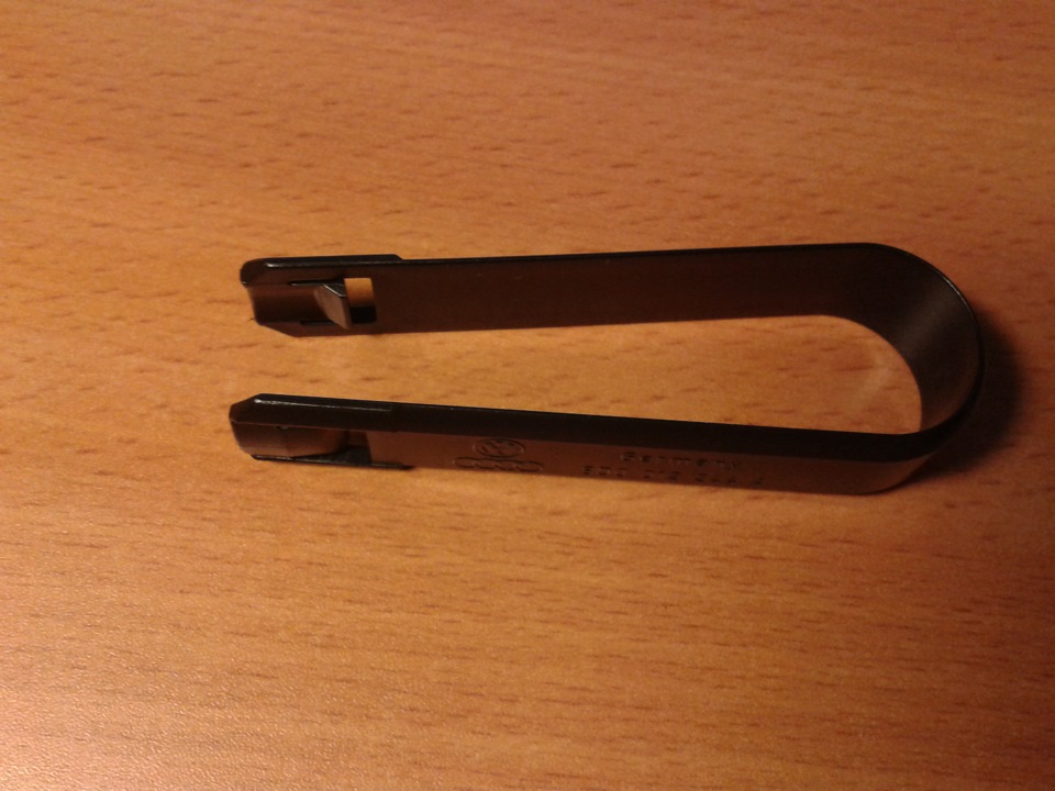 8D0 012 244 A — Skoda Octavia A7 Mk3. Запчасти на фото: 8D0012244A