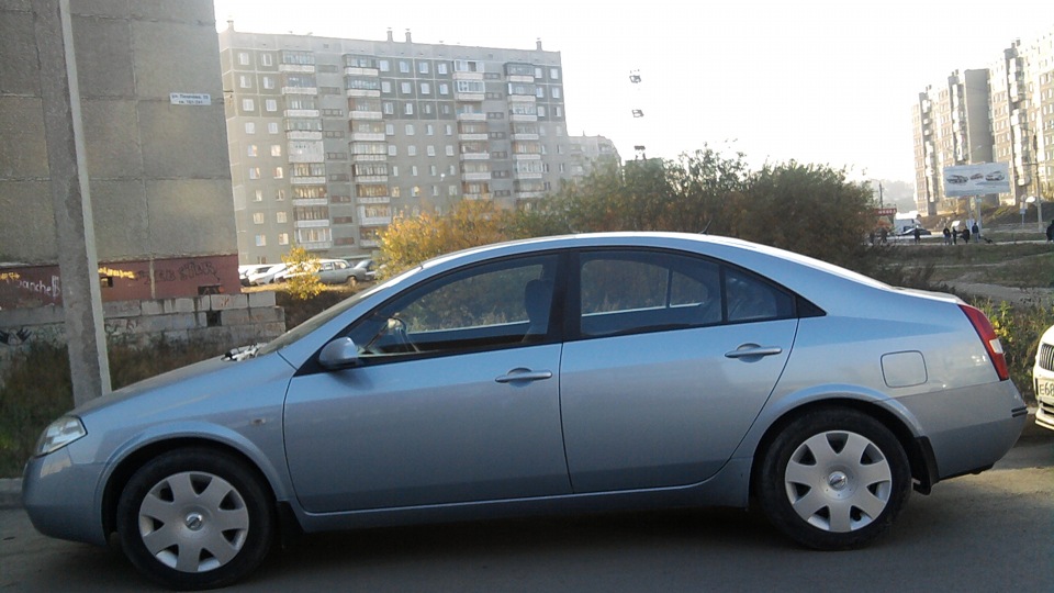 nissan primera голубой