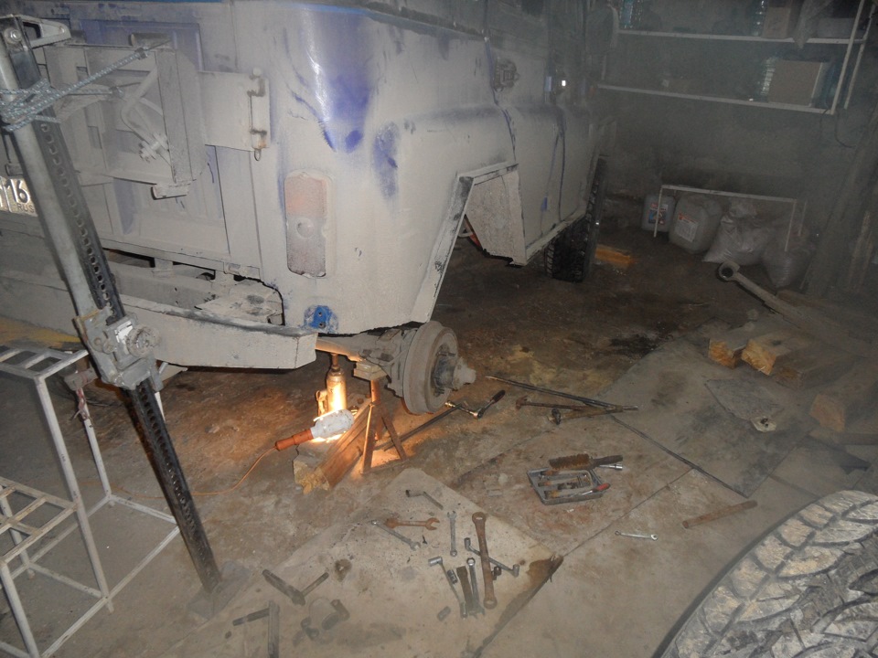 меняем резинки на рессорах — УАЗ 31514, 1995 года | своими руками | DRIVE2