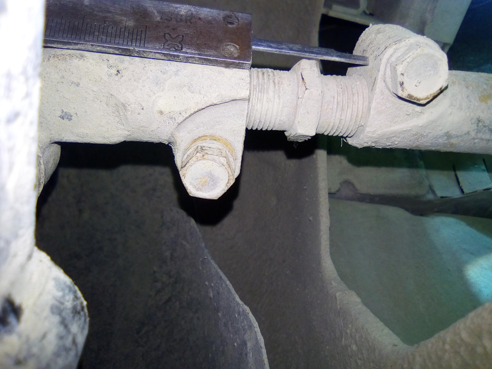 Самодельный инструмент для снятия рулевых наконечников — Lada 21104, 1 ...