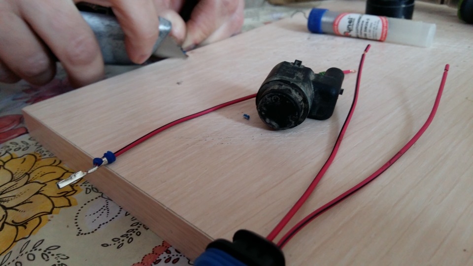 Сняли провод с нового разъема и припаяли к старому пину — Ford Mondeo IV