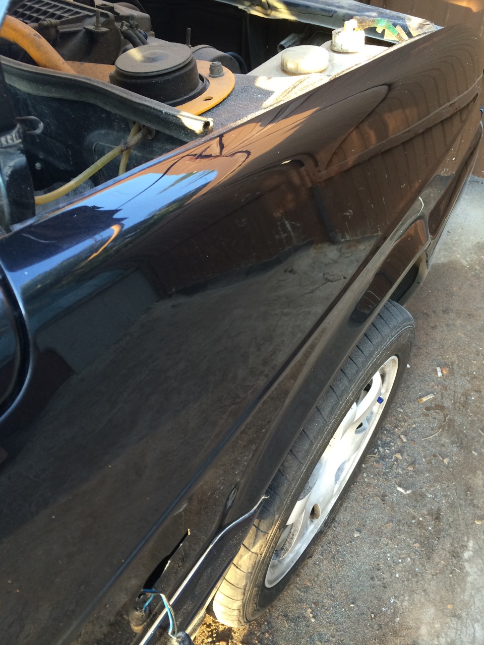 полировка крыла. крыло крашеное после полировки. полировка 6n9. полировка детали машины крыло. абразивная полировка кузова.