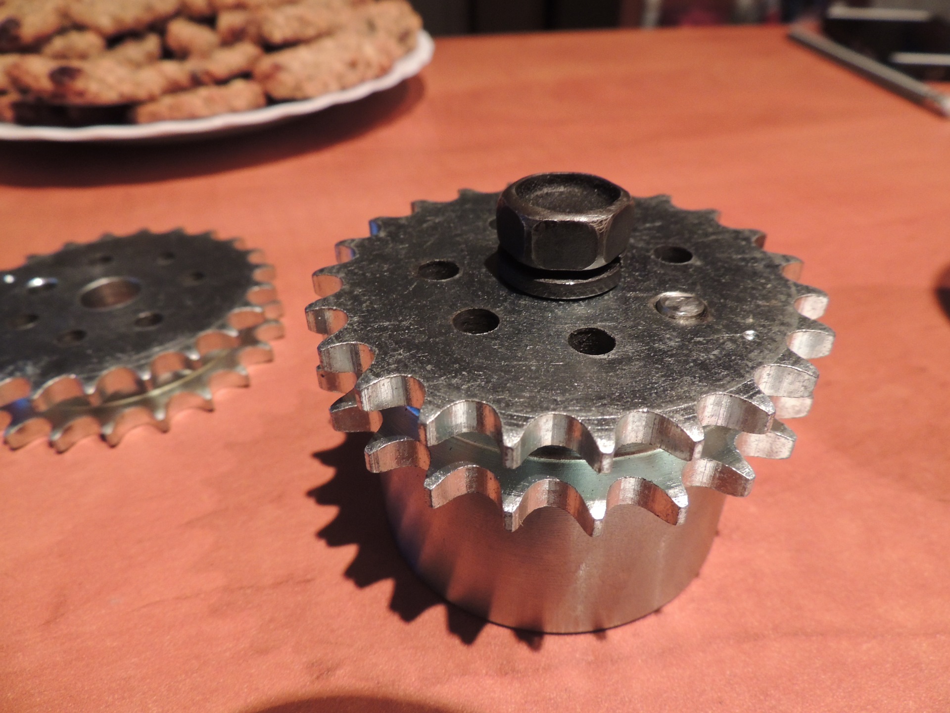 звёздочка коленчатого вала ваз 2107. установка звездочка. шестерня распредвала ваз 21213. установка звездочка. редуктор из мотоциклетных звезд.