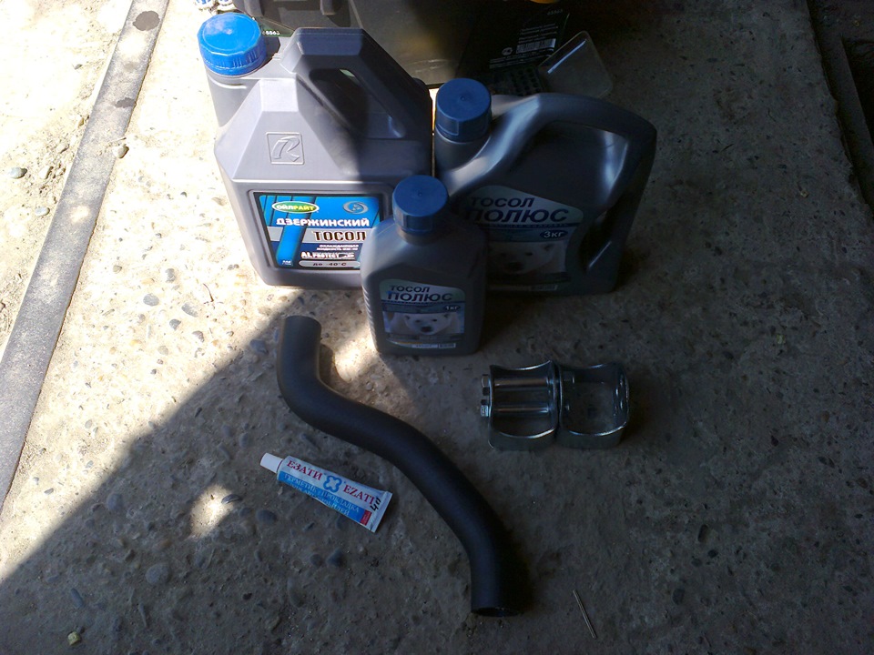 №158.Замена тосола и патрубка. — Lada 2115, 1,5 л, 2005 года | своими ...