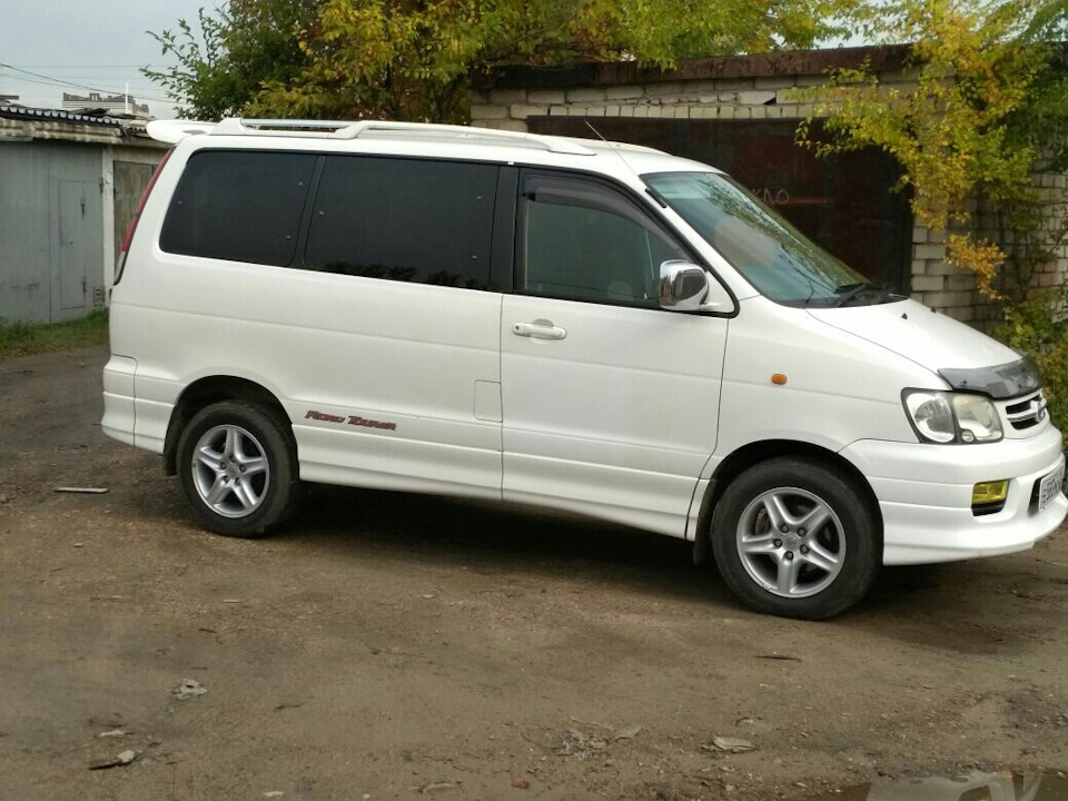 Toyota Town Ace Noah 2001