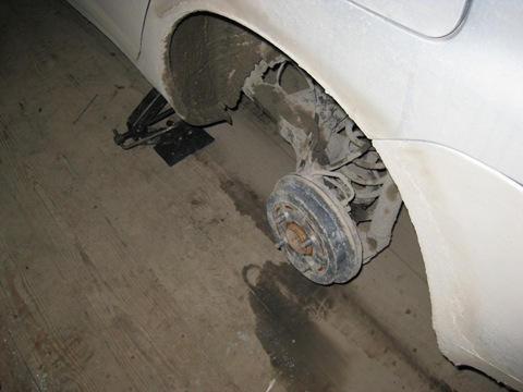 Where the rear brakes come from  - Toyota Platz 15 L 2002