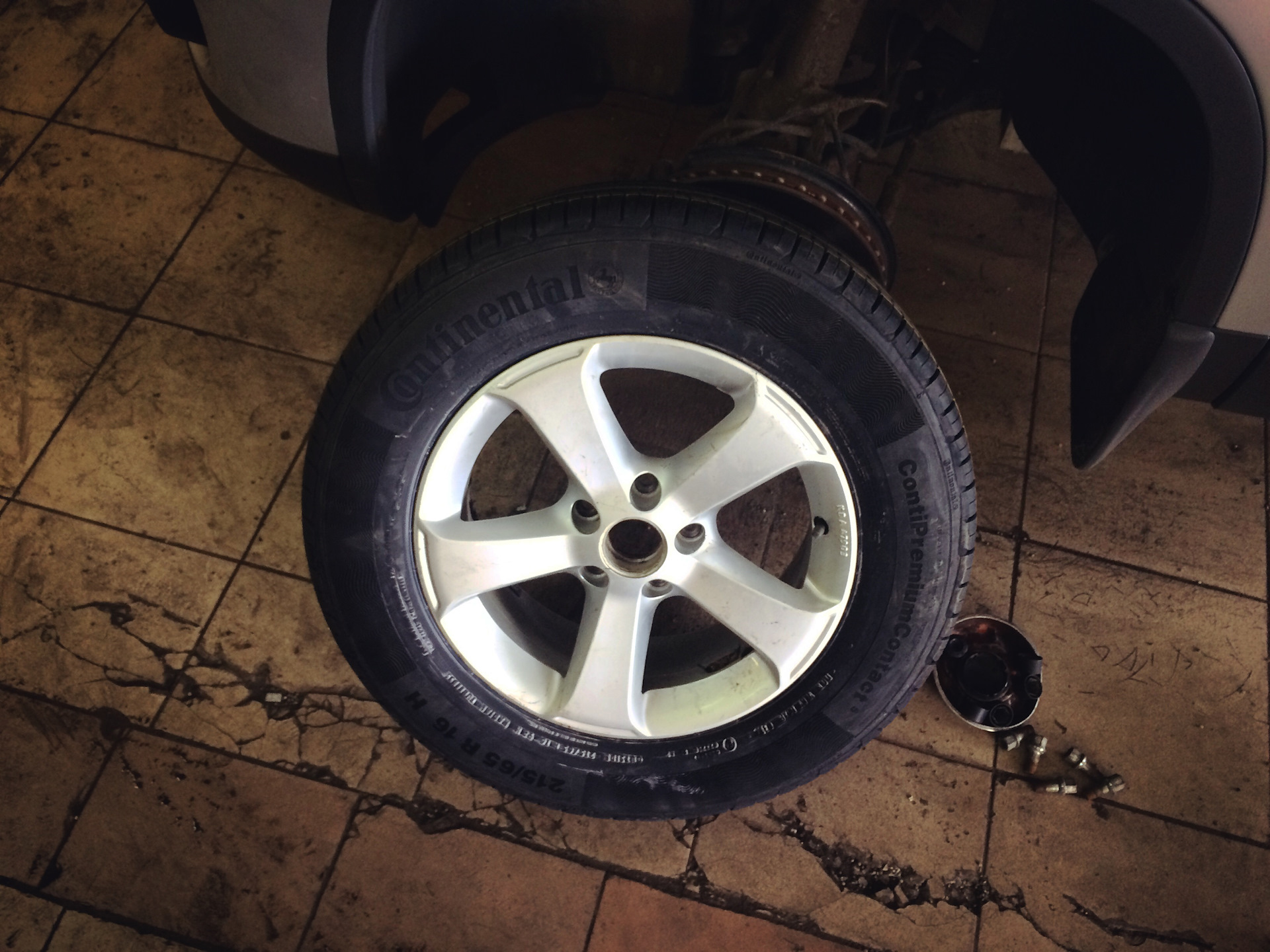 Летние шины (Continental ContiPremiumContact 5 215/65/R16) — Volkswagen ...