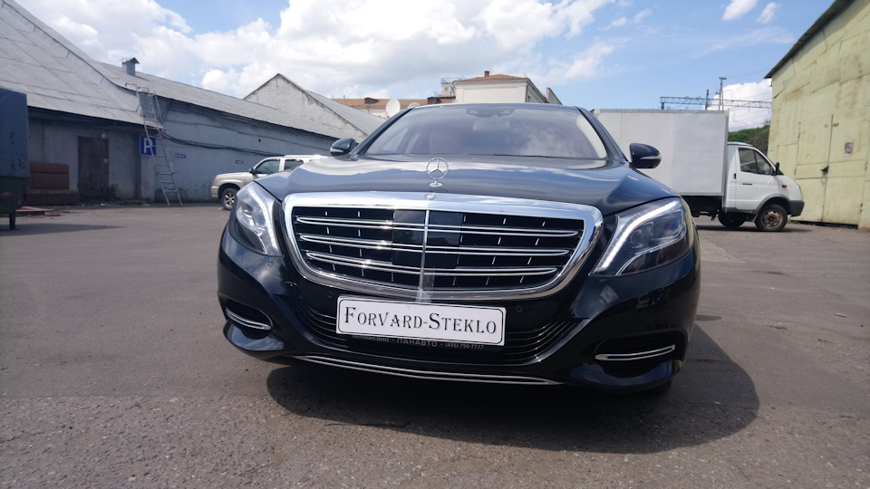 Майбах стекло. Mercedes maybach 2002. Maybach 62. Майбах стекло. Майбах купе 57s.
