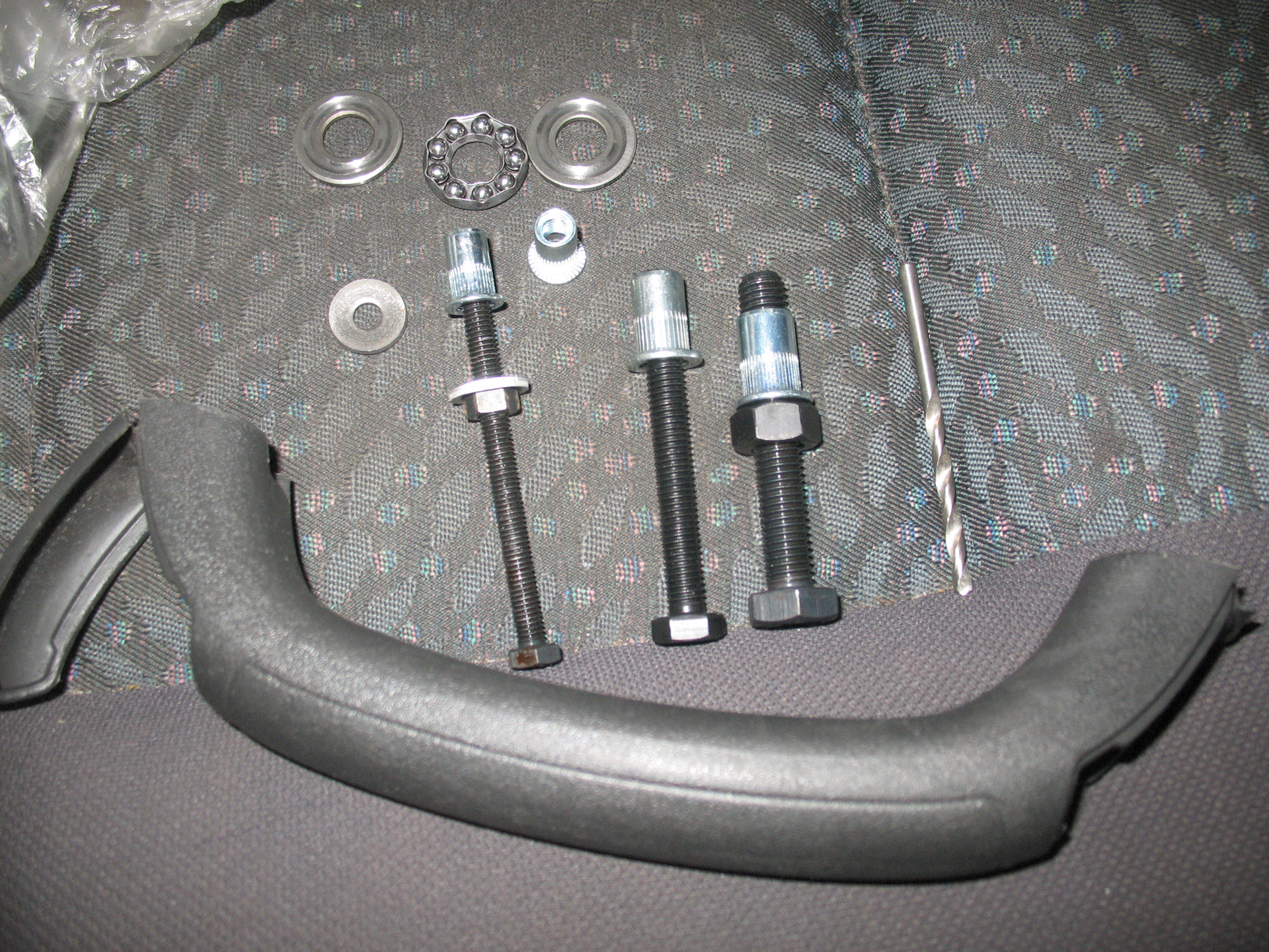Поручни (ручки) в салон. — Nissan Kubistar, 1,5 л, 2008 года ...