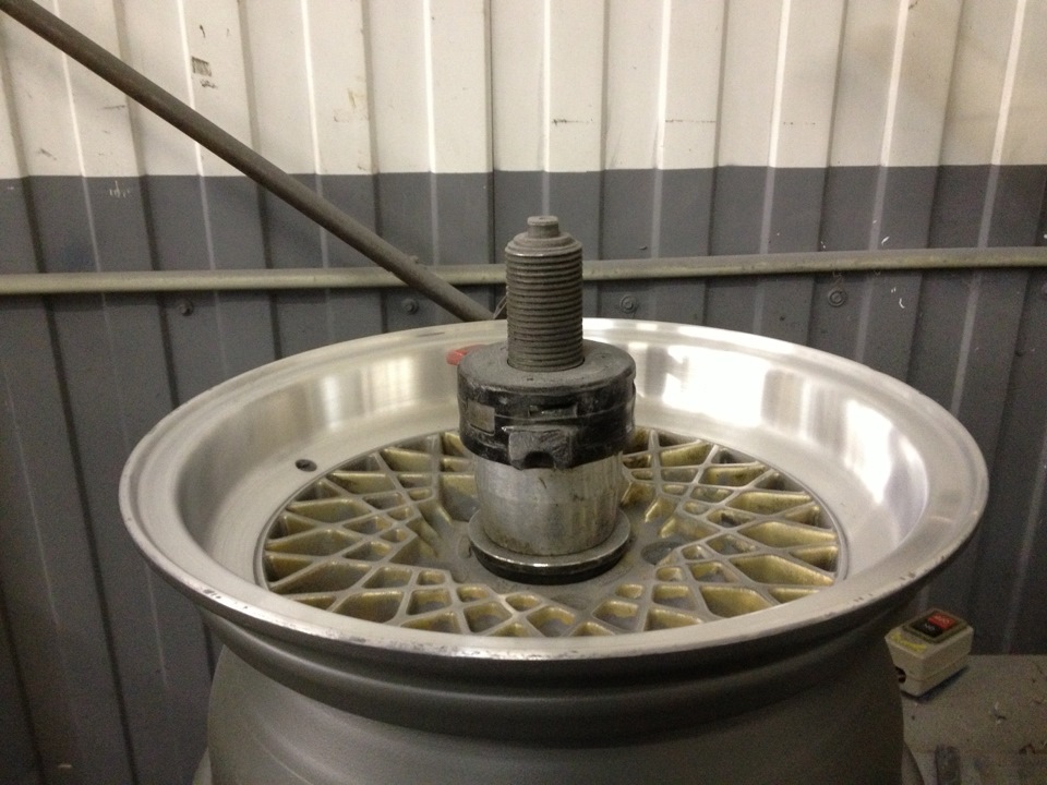 Полировка диска BBS — Volkswagen Golf Mk6, 1,4 л, 2009 года | своими ...