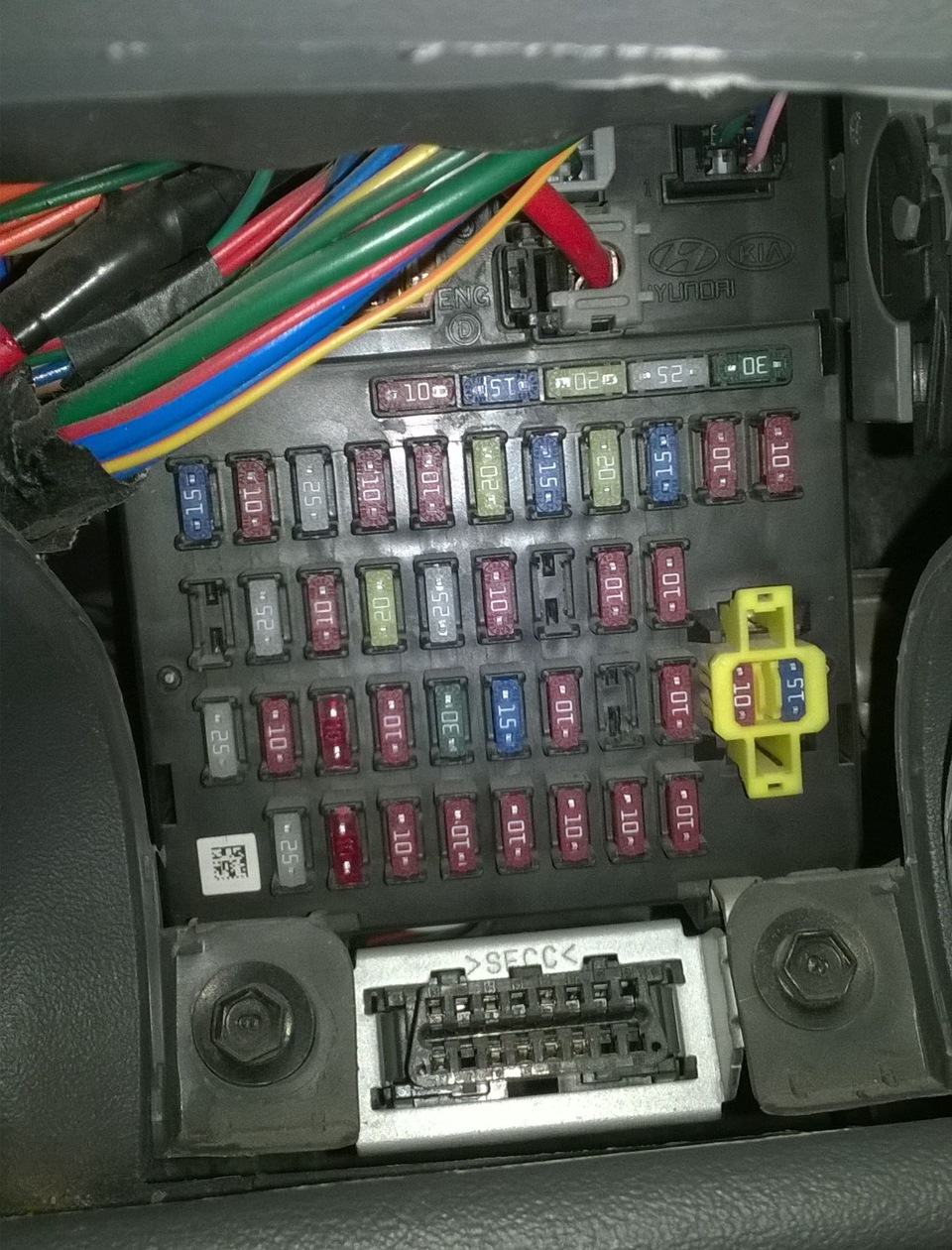 Блок Предохранителей (салонный) — KIA Rio 5-door (2G), 1,4 л, 2009 года ...