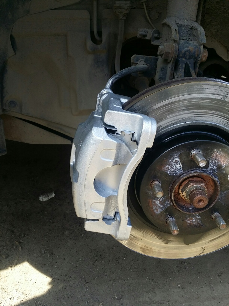 Покраска супортов — Mazda CX-5 (1G), 2 л, 2012 года | колёсные диски ...
