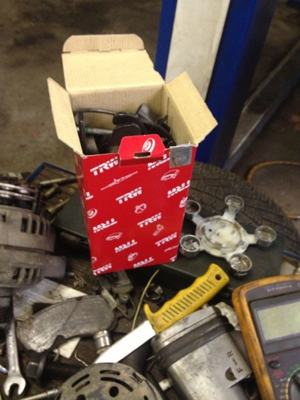 Замена колодок — Audi A5 (1G), 2 л, 2010 года | визит на сервис | DRIVE2