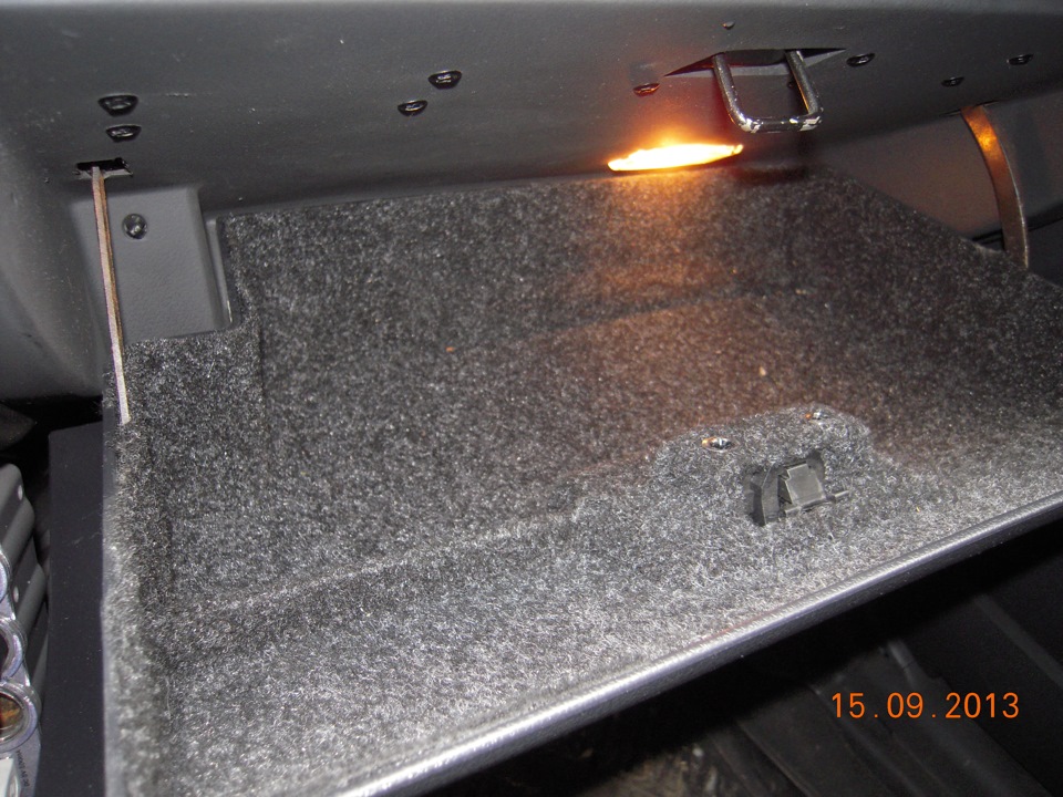 Запись №12 "Обтяжка карпетом боковин багажника + люк и дополнительное ...