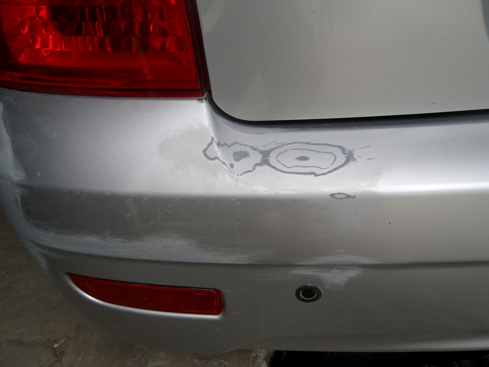 Покраска заднего бампера 2112. Покраска бампера переходом. Бампер задний крашенный слива-478. Покрасить задний бампер. Хреново покрашенный задний бампер.