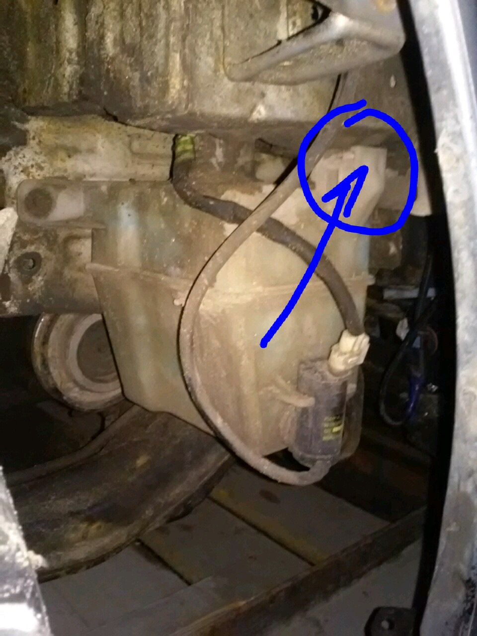 Снятие бачка омывателя. — DRIVE2