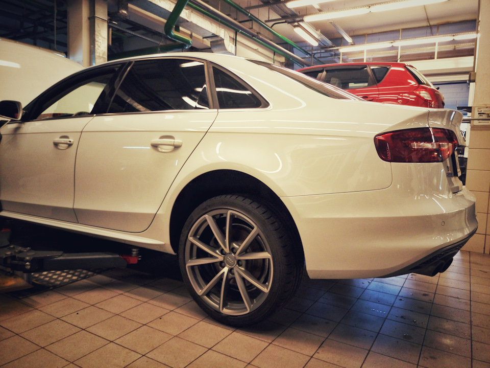 Подвеска в режиме ЕДУ НА ДАЧУ))) — Audi A4 (B8)