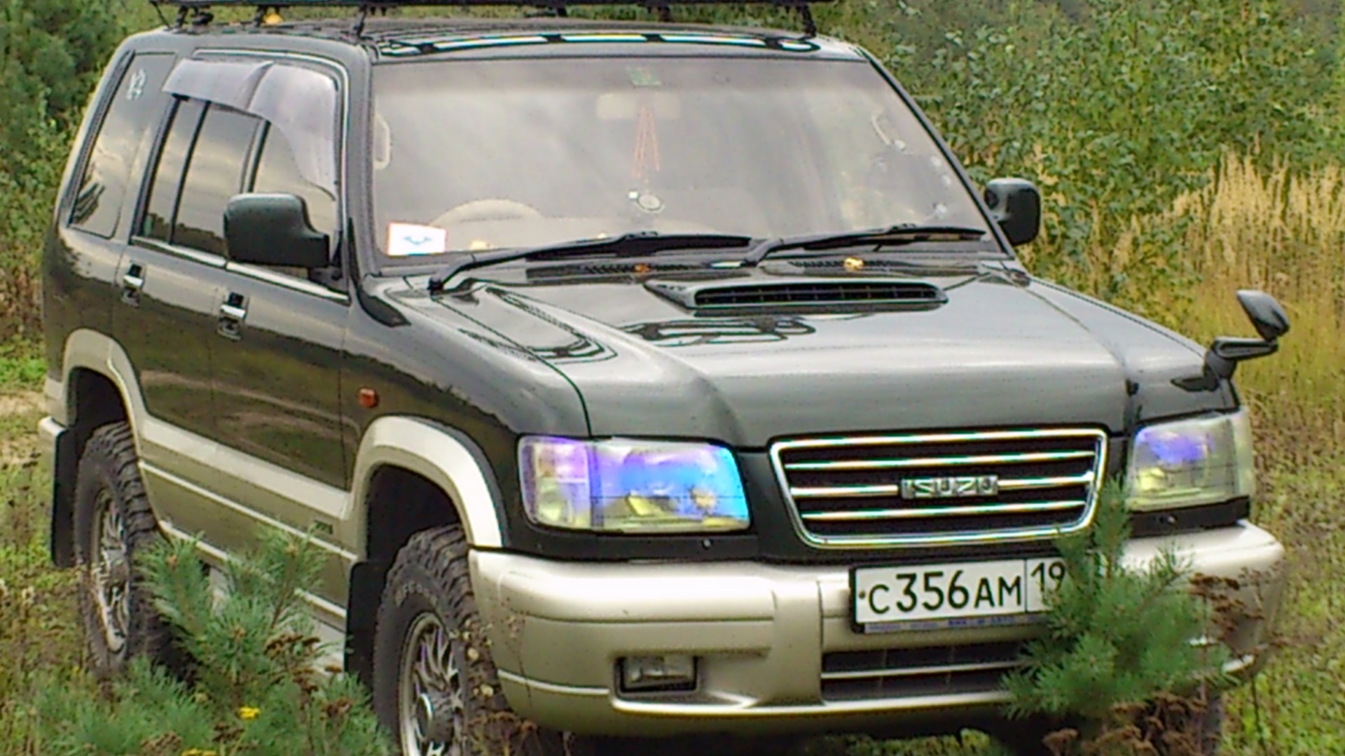 Исузу бигхорн. Isuzu Bighorn 2000. Исузу Бигхорн 2000. Isuzu Bighorn 2 2000. Исудзу Бигхорн дизель.