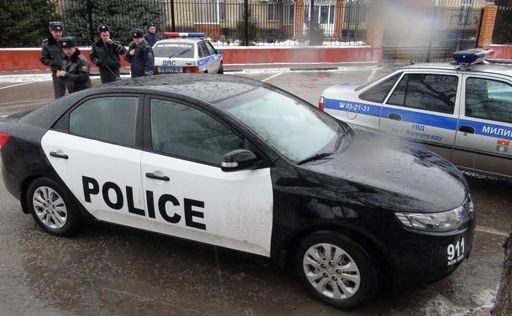 Надпись police на автомобиле. Смотреть фото Надпись police на автомобиле. Смотреть картинку Надпись police на автомобиле. Картинка про Надпись police на автомобиле. Фото Надпись police на автомобиле