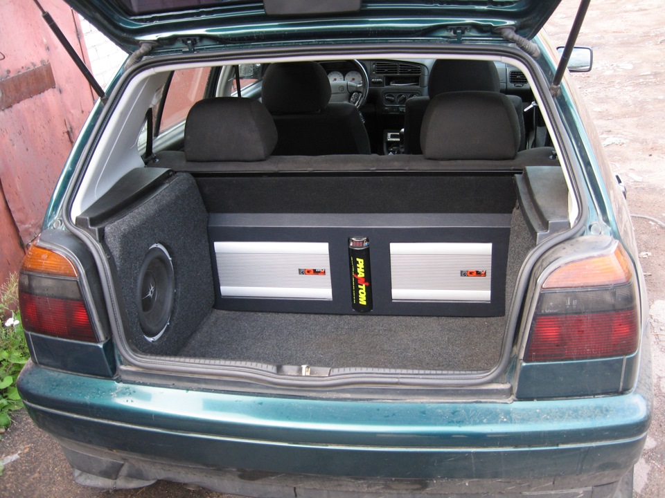 Багажник гольф 4 универсал. Багажник Ауди 80 б4. Volkswagen Golf mk3 багажник. Audi 80 универсал багажник. Гольф 3 багажник.