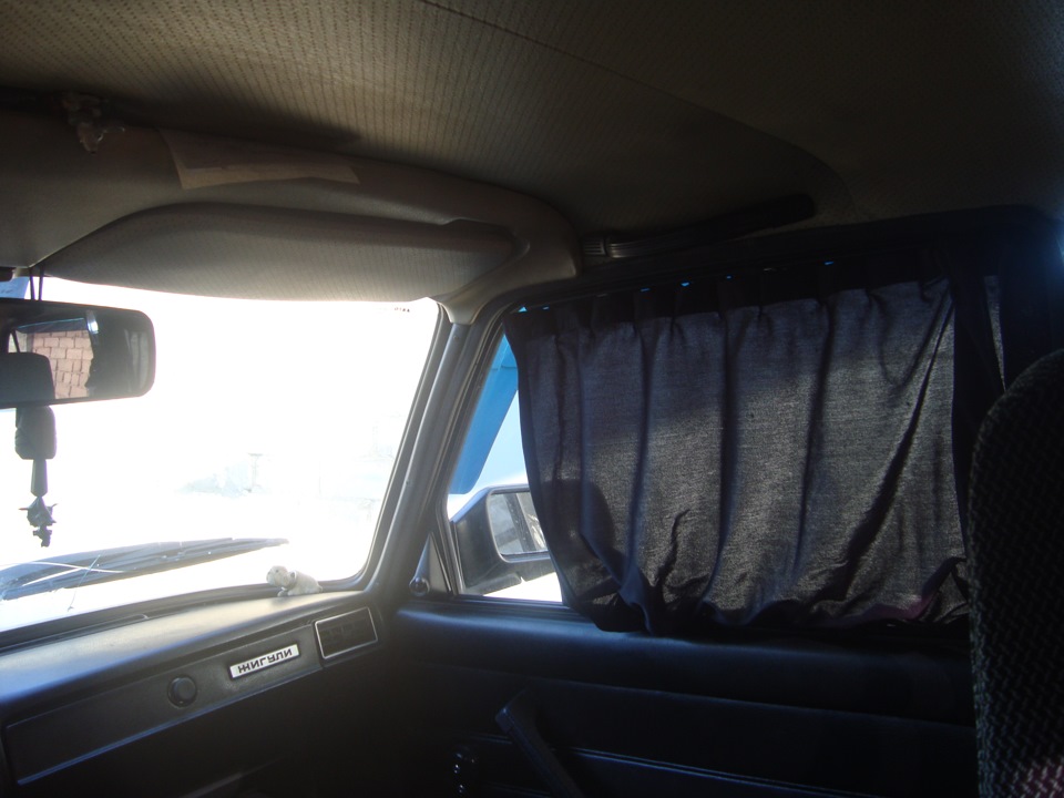 Задняя шторка ваз. Шторка заднего стекла ВАЗ 2107. Шторки на ВАЗ 2107 передние. Задняя шторка на ВАЗ 2107. Шторка на лобовое стекло ВАЗ 2107.