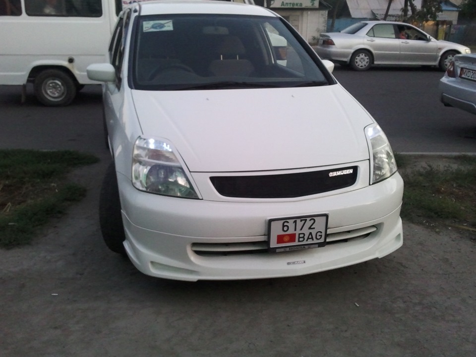 honda stream 2004 реснички