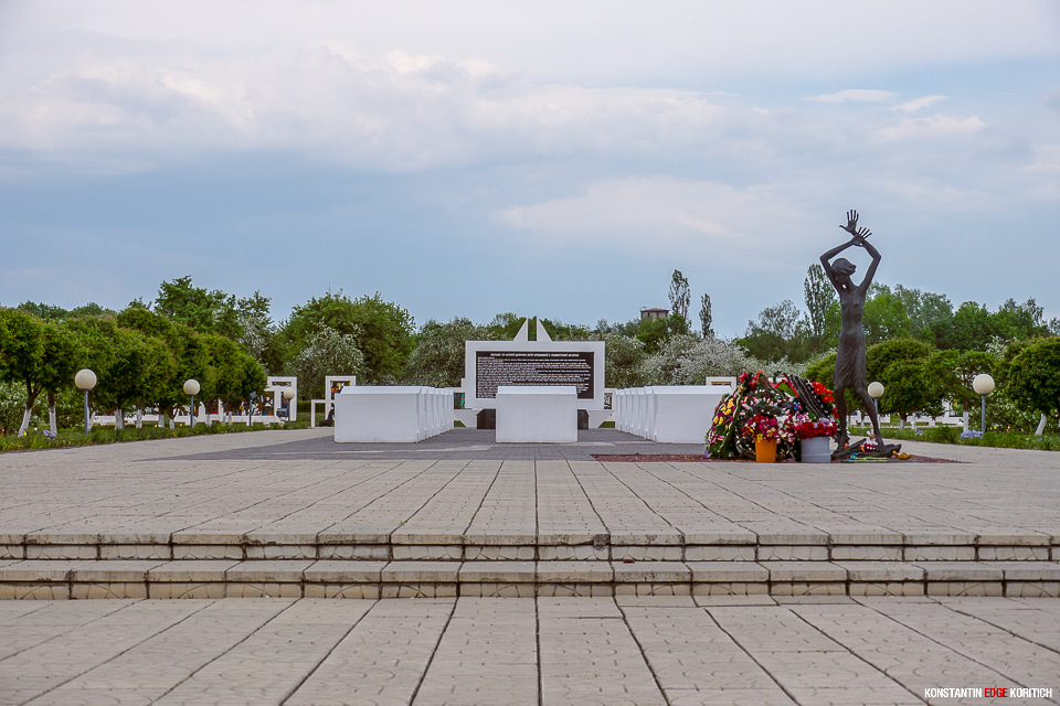 Здесь в войну был детский концентрационный лагерь, у детей забирали кровь для солдат вермахта. — Great Wall Wingle 3