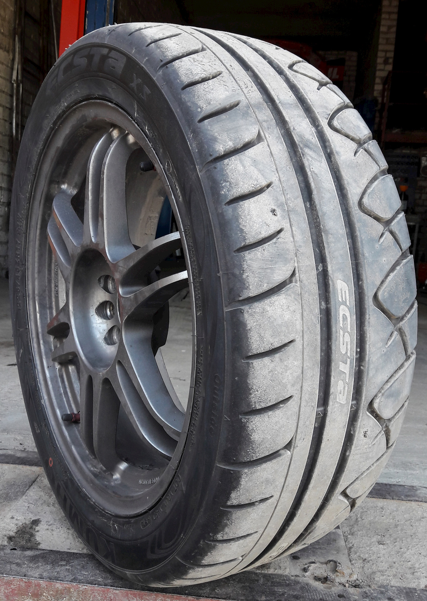 Kumho ecsta. Ecsta XS ku36. Kumho Ecsta XS. Kumho шины Ecsta XS. Kumho Ecsta ku36.