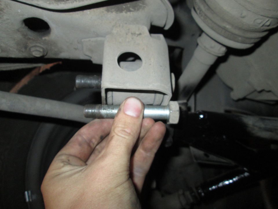 Установка треугольных рычагов и распорок — Lada Приора хэтчбек, 1,6 л ...