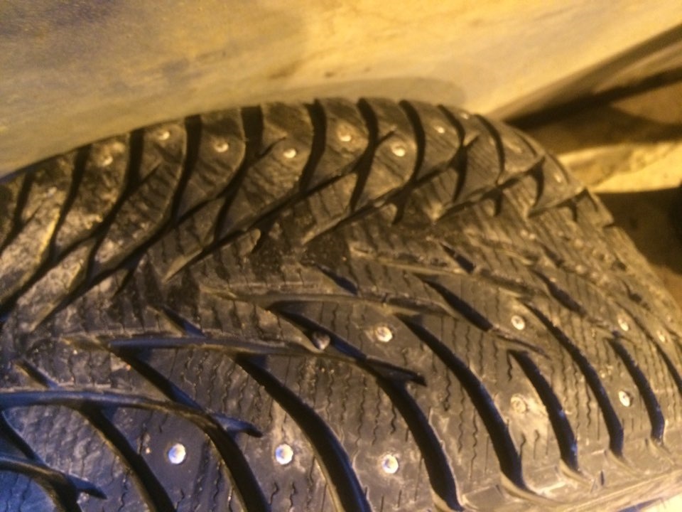 Продам две пары шипованной резины Yokohama ig35 225/40/18 и 245/40/18 ...