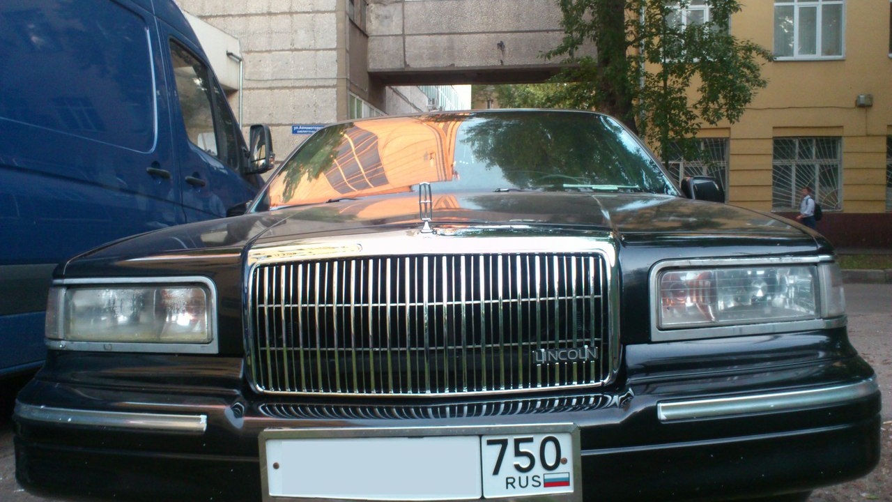 Lincoln Town Car II 4.6 бензиновый 1995 | rock-n-roll линкор на DRIVE2