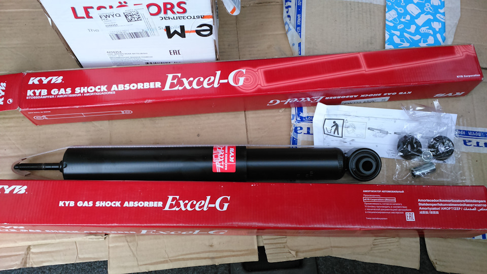 Фото в бортжурнале Mitsubishi Montero III (V60)